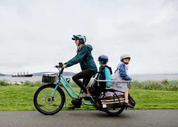 Move While You Commute: Making Your Journey Part of Your Fitness Routine