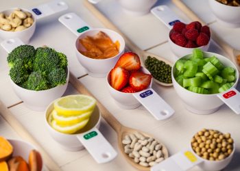 Snacking with Purpose: Can Healthy Munching Improve Your Daily Mood?