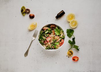 Minimalist Meals: Can Eating Simpler Make You Healthier and Happier?