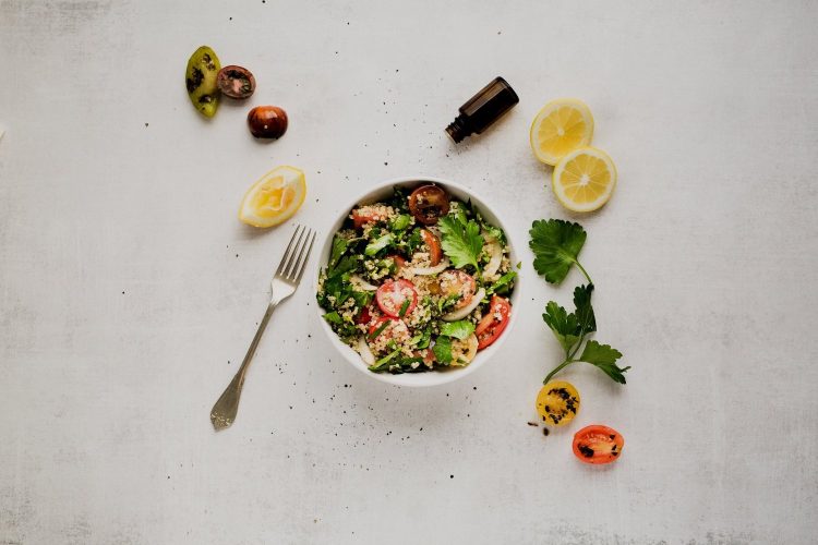 Minimalist Meals: Can Eating Simpler Make You Healthier and Happier?