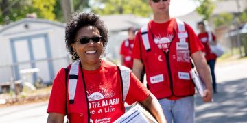 How to Encourage Community Members to Participate in Volunteer Activities for Personal Growth