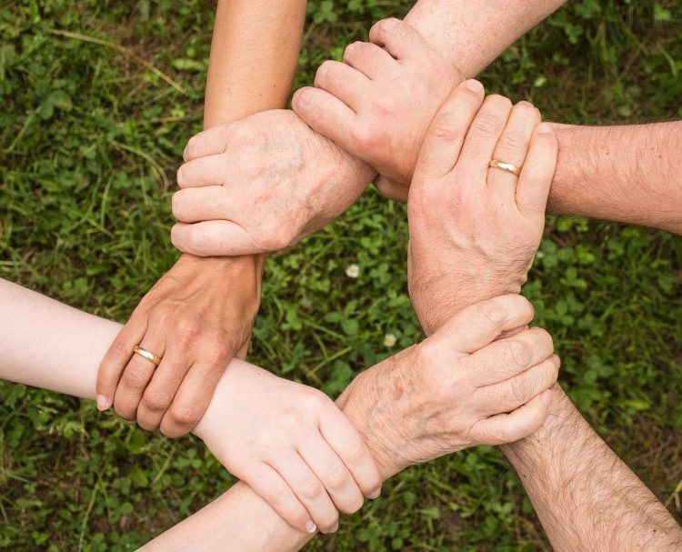 How to Build a Stronger Mutual Support Network in Your Community to Face Challenges Together