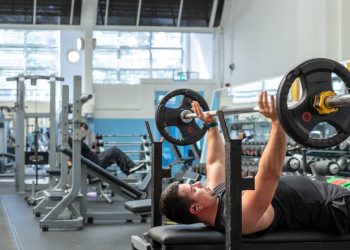 How to Transition from Traditional Gyms to Emerging Fitness Trends and Find the Best Workout for You