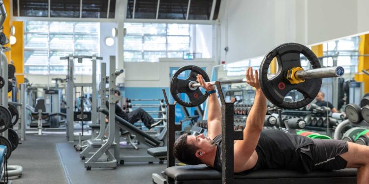 How to Transition from Traditional Gyms to Emerging Fitness Trends and Find the Best Workout for You